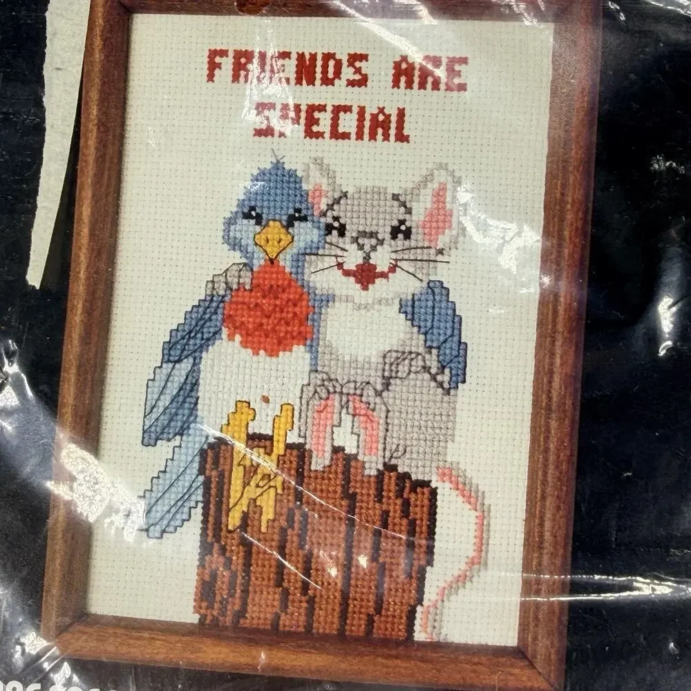 Dimensions Friends are Special Cross Stitch Kit Mini 5x7 Mouse Bird 1982 NEW